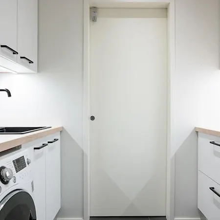 Modern Nordic Townhome, Sauna By Lapland Host